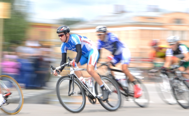 На старт мужской групповой гонки вышли более 50 велосипедистов