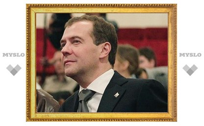 Медведев пообещал отдавать больше бюджетных денег в регионы