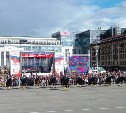 На площади Ленина проходит церемония развода конных и пеших караулов