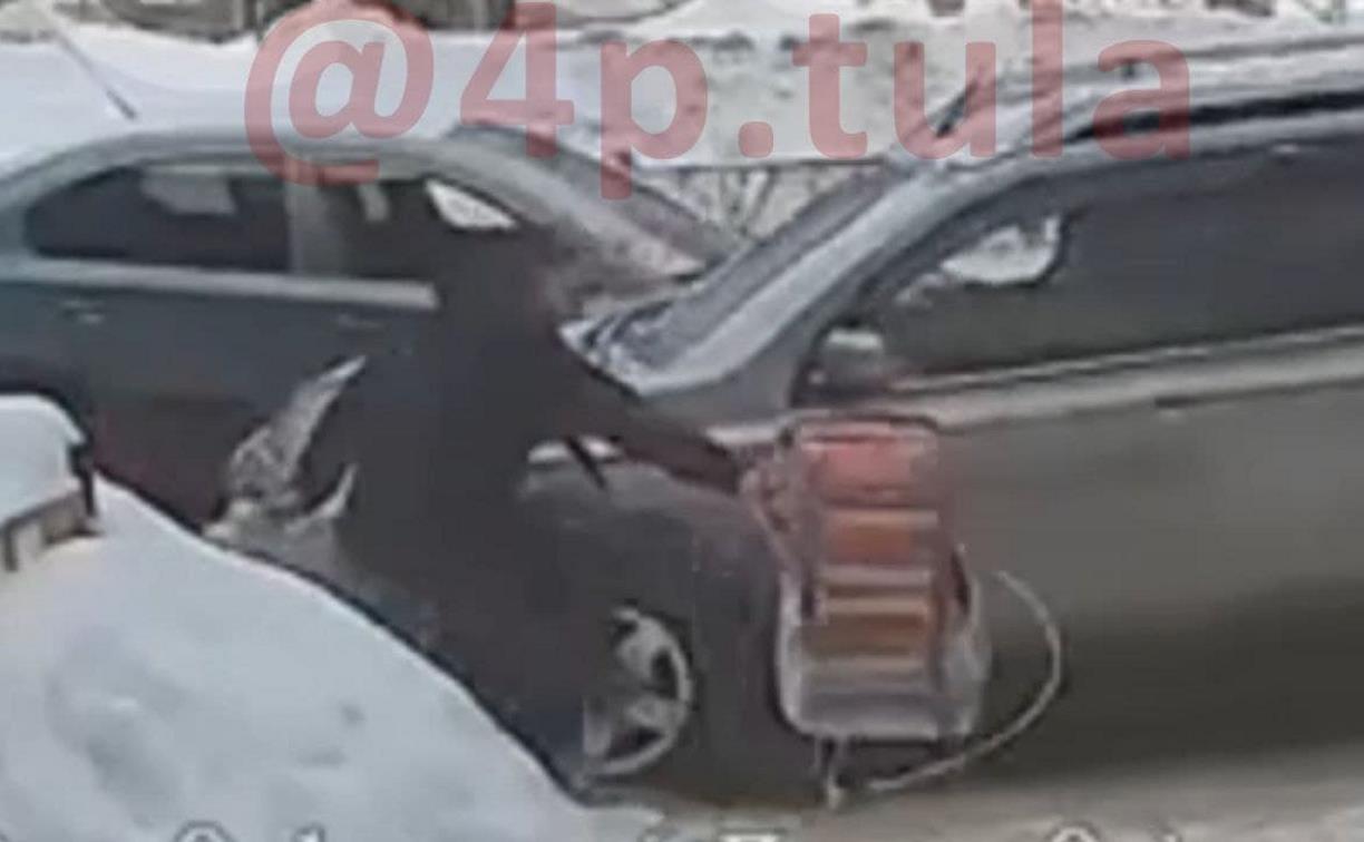 В Туле камера сняла, как водитель специально сбил пешехода