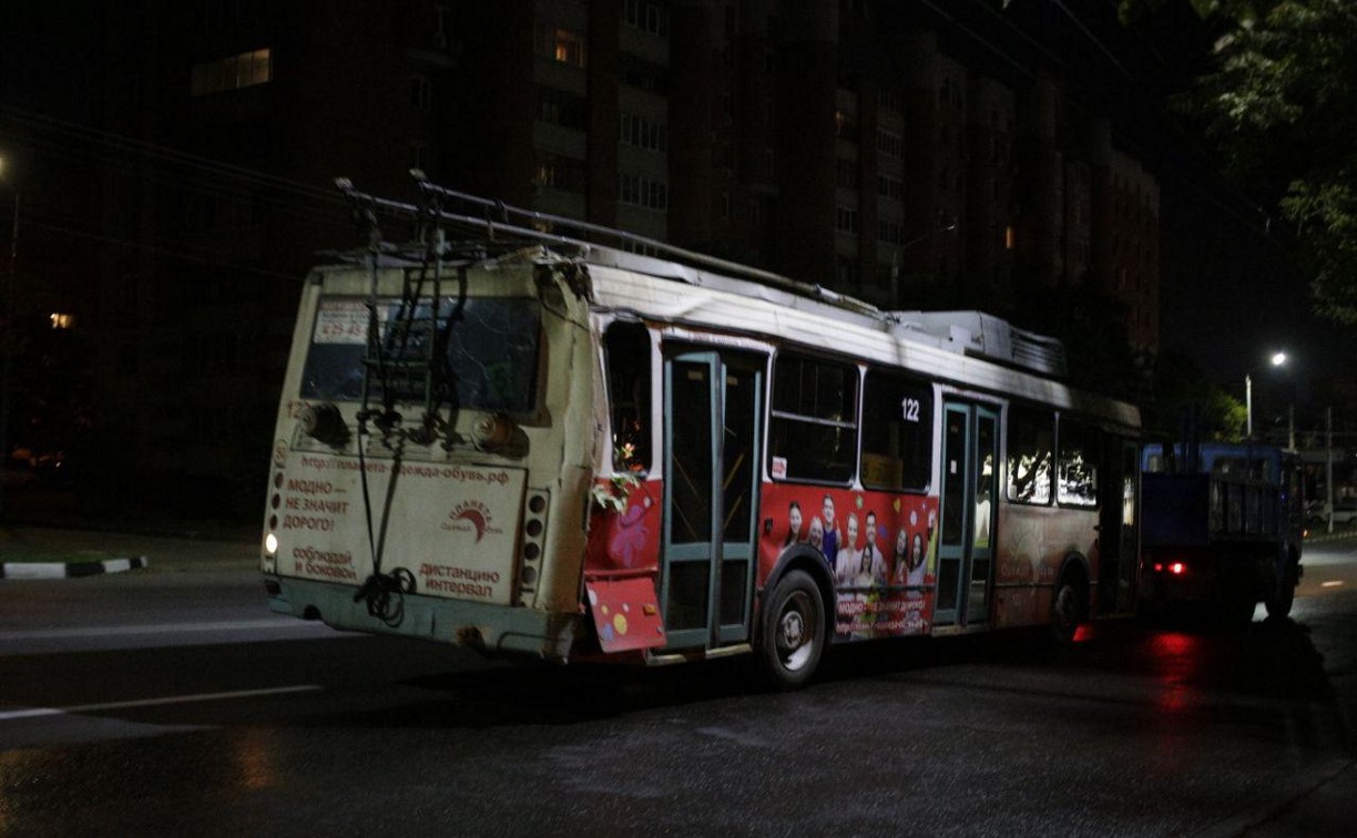В Туле троллейбус врезался в дом: У водителя случился инсульт