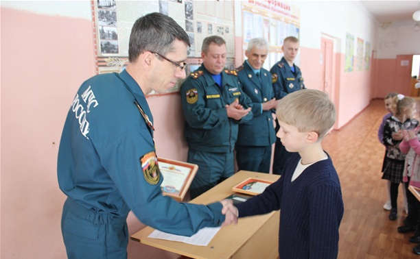 МЧС наградило школьников-героев из Новомосковска