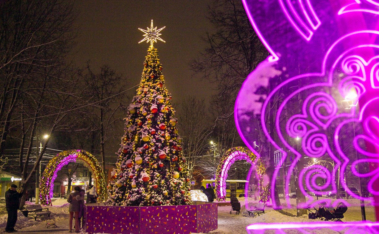 Болдинский сквер в Туле украсили к Новому году