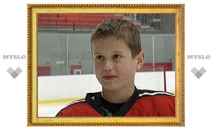 Юный хоккеист покорил интернет своим чудо-голом