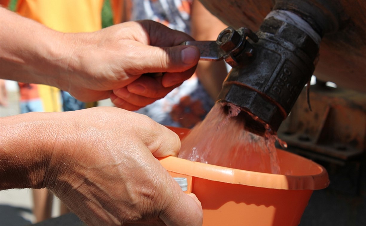 В связи с аварией на Масловском водозаборе в Туле у рынка «Салют» будут раздавать воду