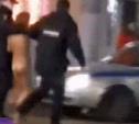 В центре Тулы полицейские поймали голую девушку: видео