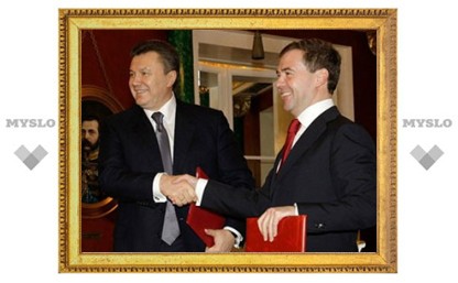 Президент Медведев впервые посетит Украину в мае