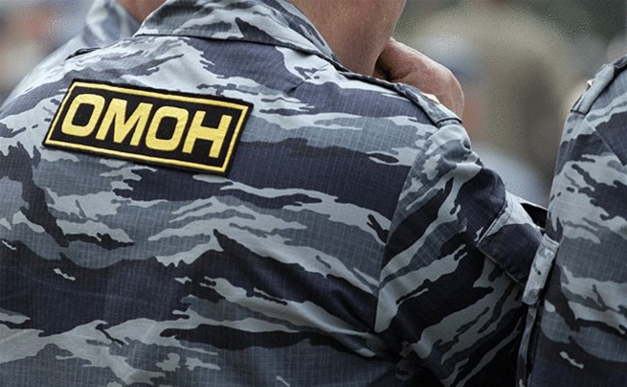 В Новомосковске директор фирмы вызвал ОМОН, чтобы защититься от коллекторов