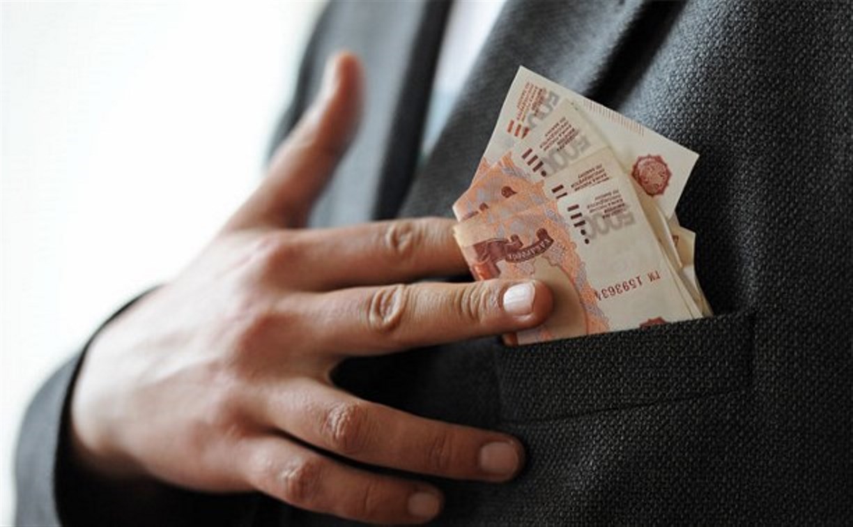 Минтруд: реальная зарплата россиян в 2015 году сократится почти на 10%