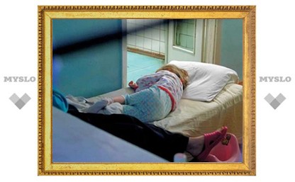 В Новомосковске ребенок выпал из окна