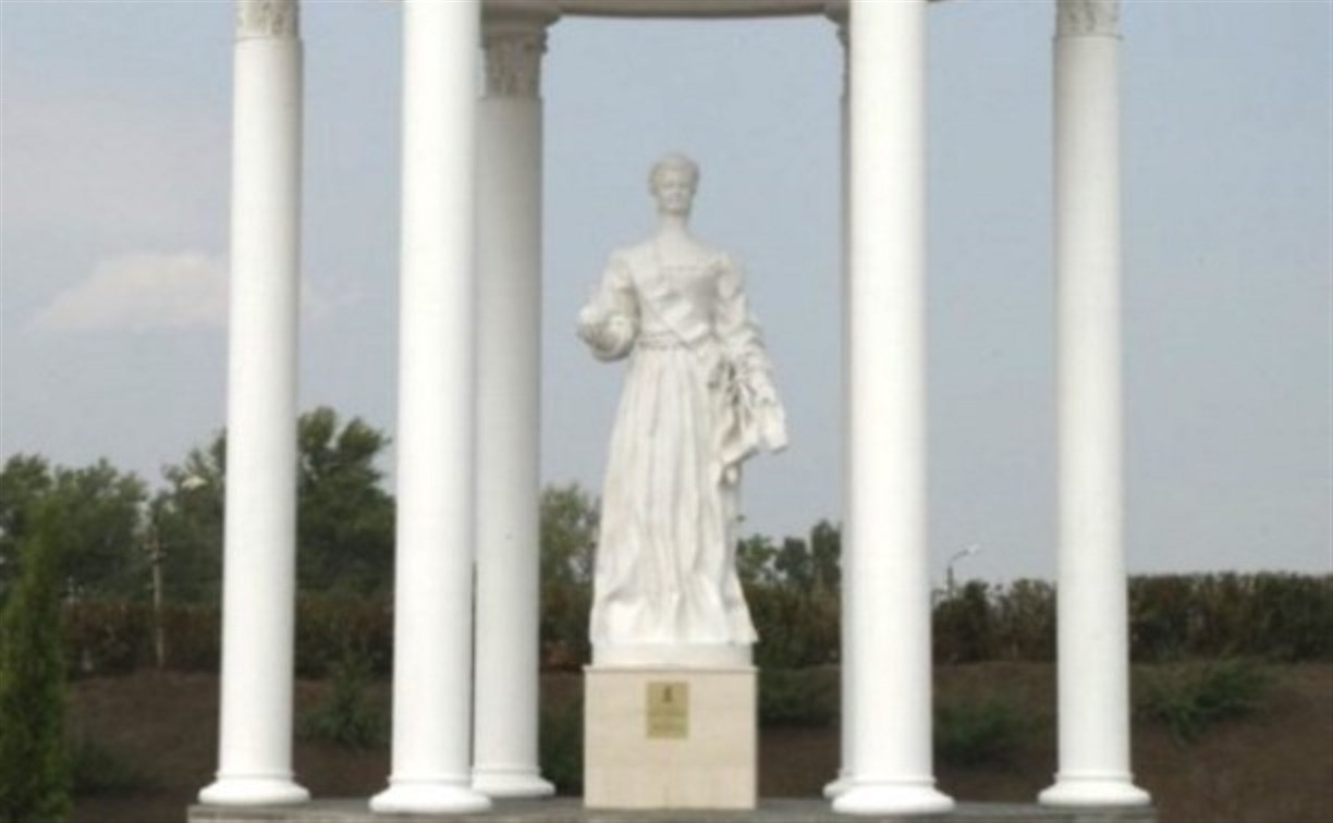 В Ясногорске открыли ротонду и памятник Екатерине II