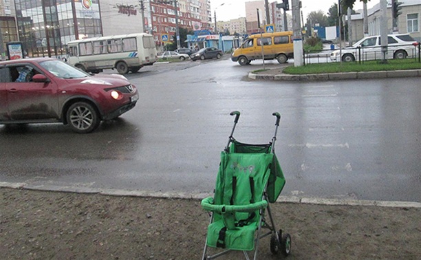 В Туле лишенный прав водитель сбил коляску с ребенком