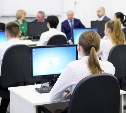«Полипласт Новомосковск» подарил новомосковской школе №25 современный компьютерный класс