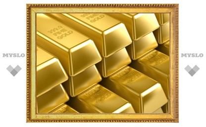 Золото впервые подорожало до 1500 долларов за унцию