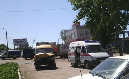 На Новомосковском шоссе разбилась "Газель"