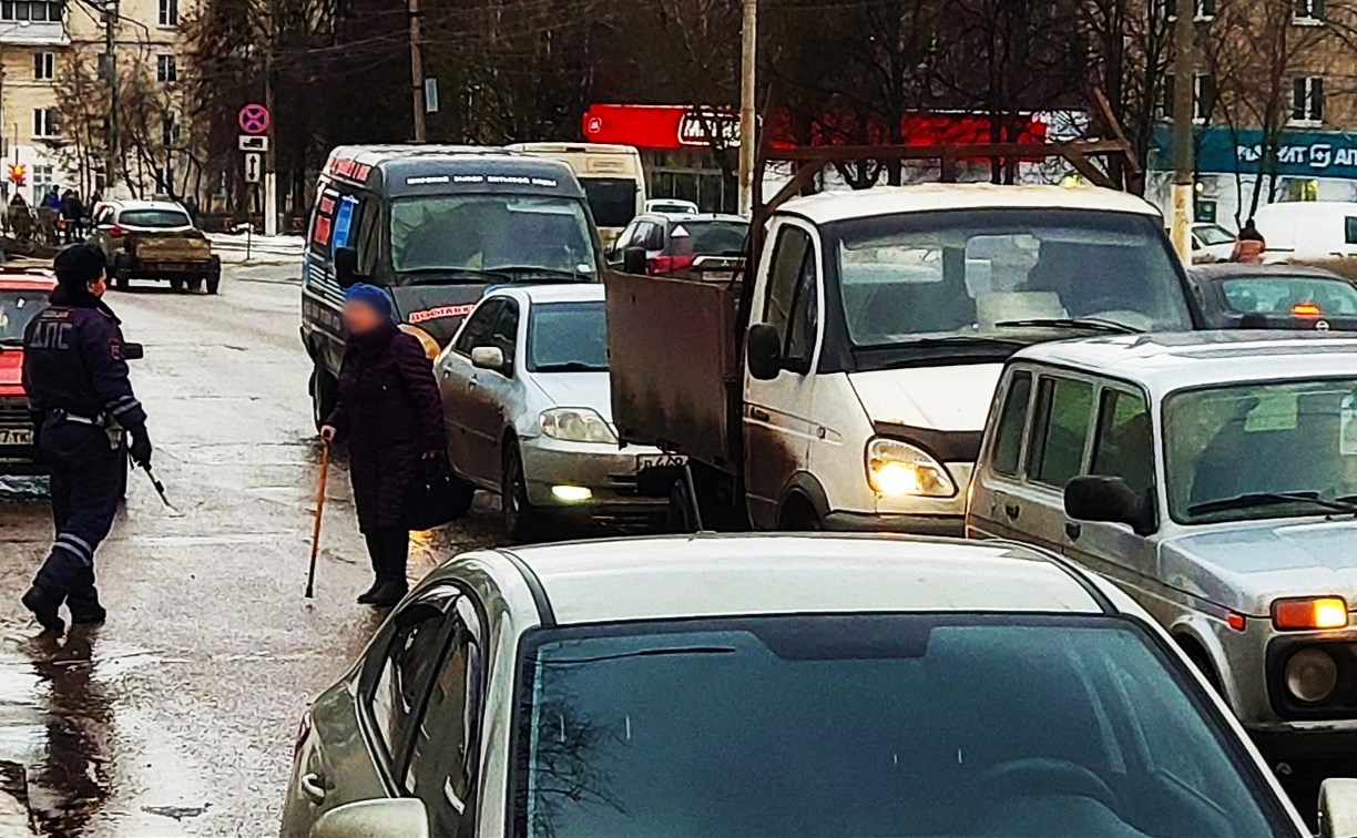 В Тульской области сотрудники ГИБДД оштрафовали более 900 пешеходов-нарушителей