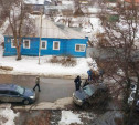 Очевидцы: В Пролетарском округе Тулы обыскивают иномарку