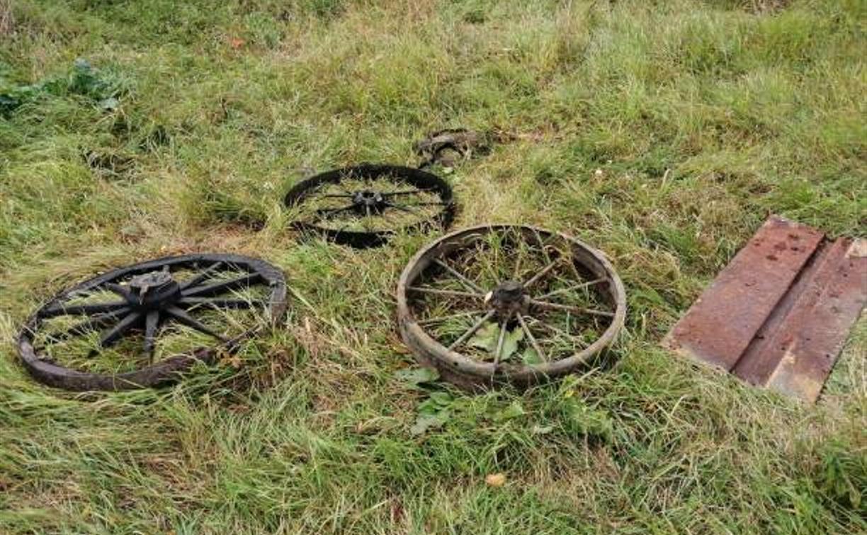 Начинающий археолог выловил из Красивой Мечи старинные колеса 