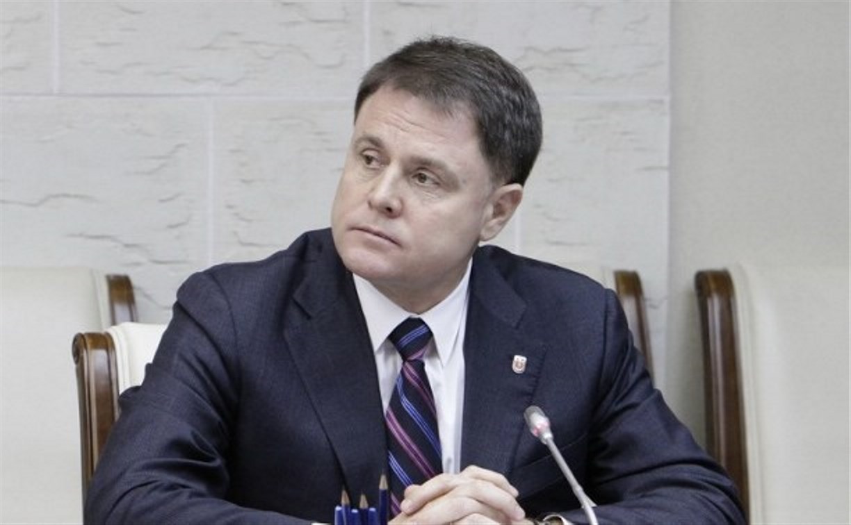 Губернатор Владимир Груздев обсудил вопрос лицензирования розничных продаж спиртосодержащей продукции