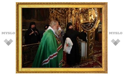 Украинских националистов не пустили на богослужение к Кириллу
