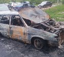 В Узловском районе ночью загорелись две легковушки