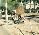 Железнодорожный переезд на ул. Д. Гумилевской на два дня закрыли на ремонт