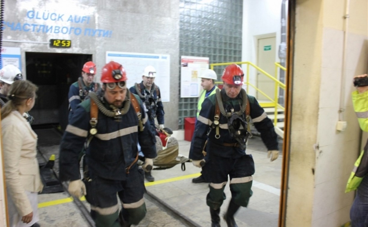 В Новомосковске прошли учения МЧС по ликвидации последствий аварий в шахтах 