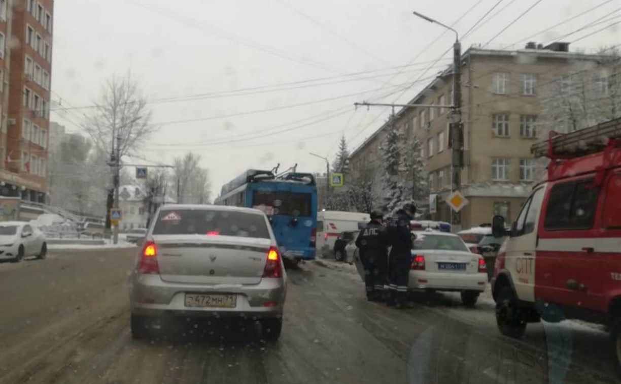 В Туле на пересечении улиц Болдина и Мира произошло ДТП