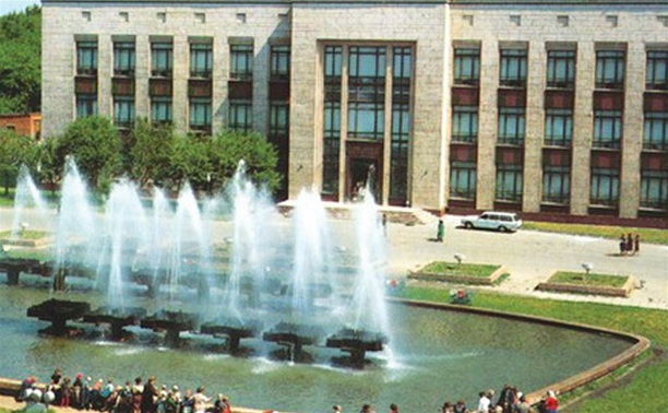 В "Премьере" почтут память фонтана на площади Искусств