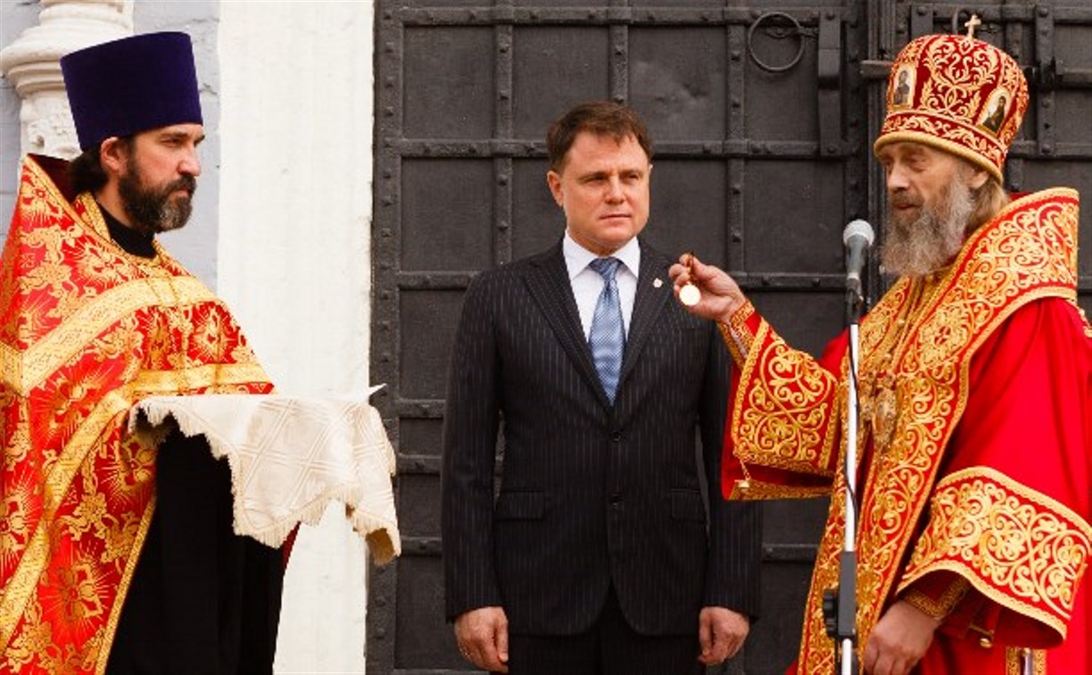 Губернатору Владимиру Груздеву вручили юбилейную медаль крестителя Руси
