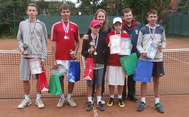 В Туле завершилось региональное первенство по теннису