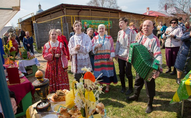 Луковый фестиваль в Епифани: 100 блюд из лука, секреты для дачников и Геннадий Малахов