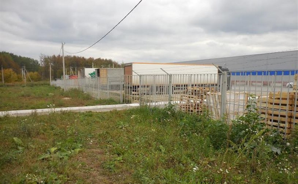 Суд обязал освободить самовольно занятый участок в посёлке Петровский