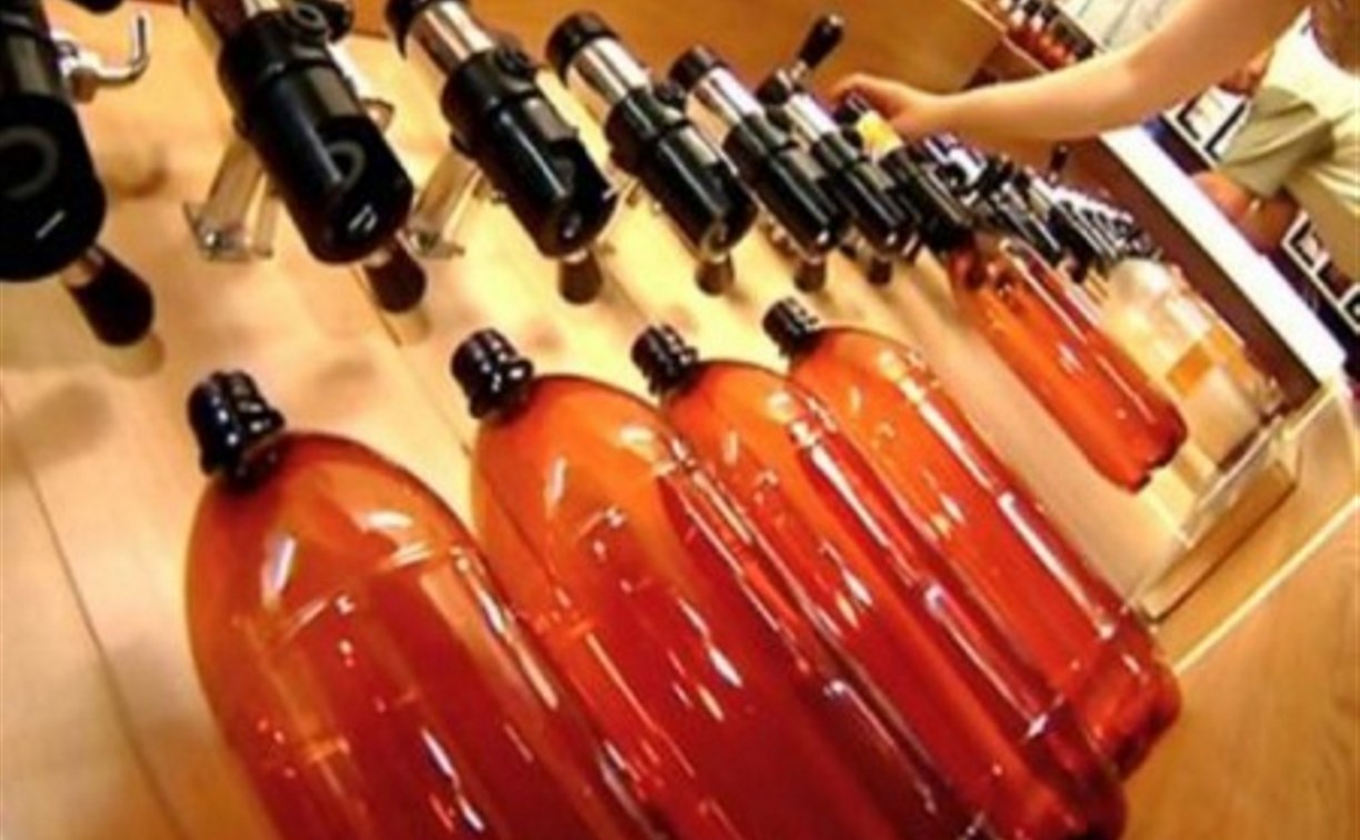 В России запретили продавать алкоголь в пластиковых бутылках объемом более 1,5 л
