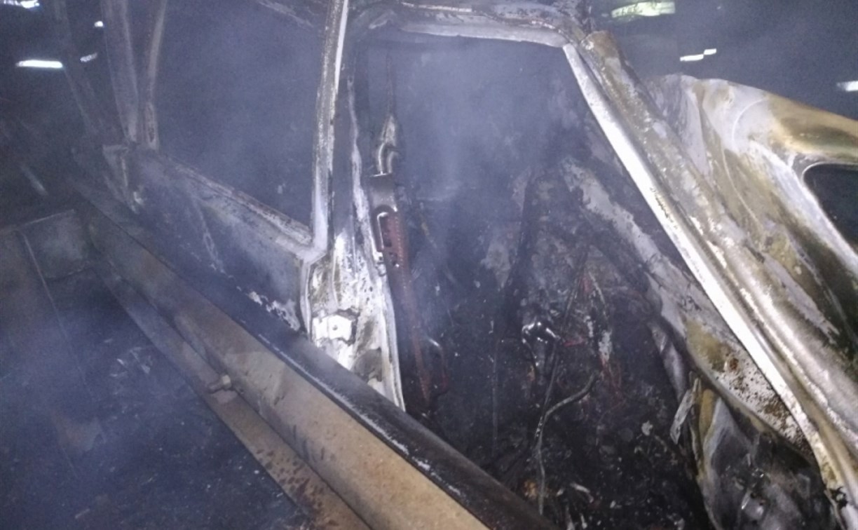 Страшное ДТП под Тулой: три человека сгорели в авто