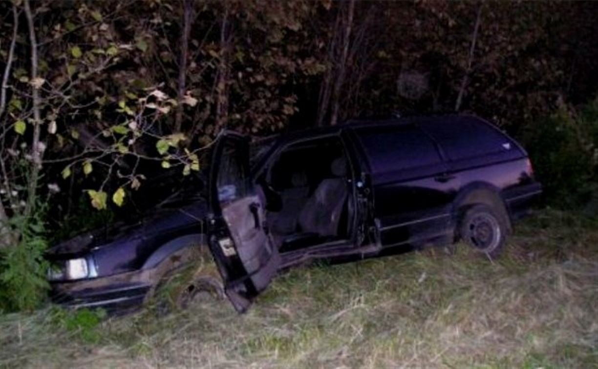 В Одоевском районе автомобиль опрокинулся в кювет