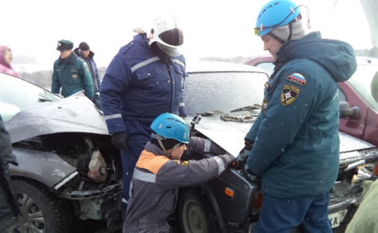 На трассе «Крым» столкнулись четыре автомобиля