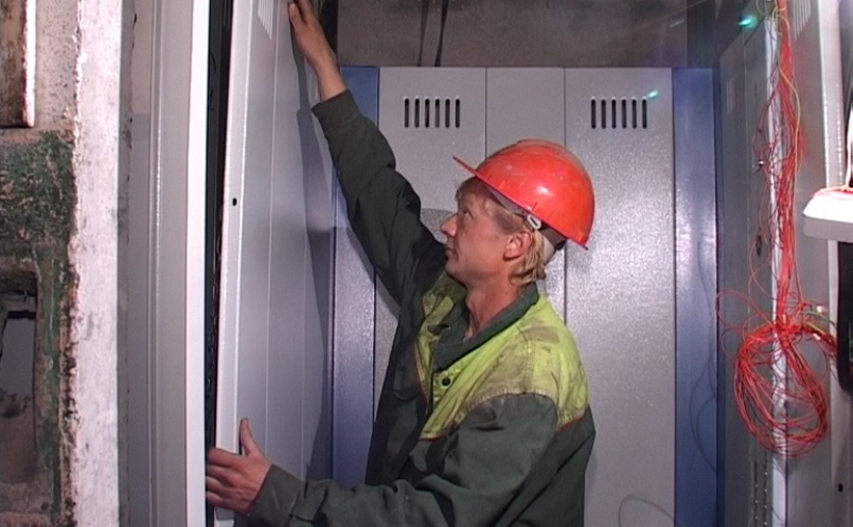 В 49 тульских многоэтажках началась замена лифтов