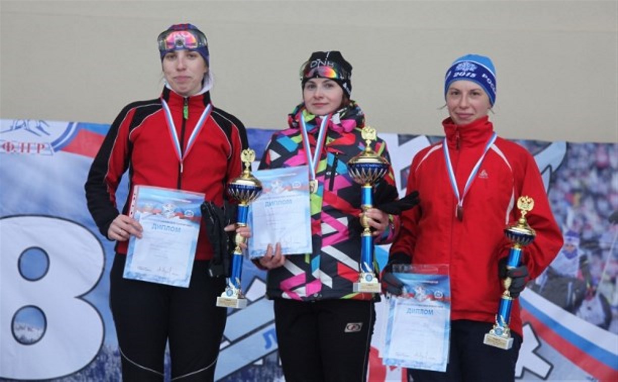 В женской гонке на 3 км в "Лыжне России-2015" пьедестал почета заняли полицейские 