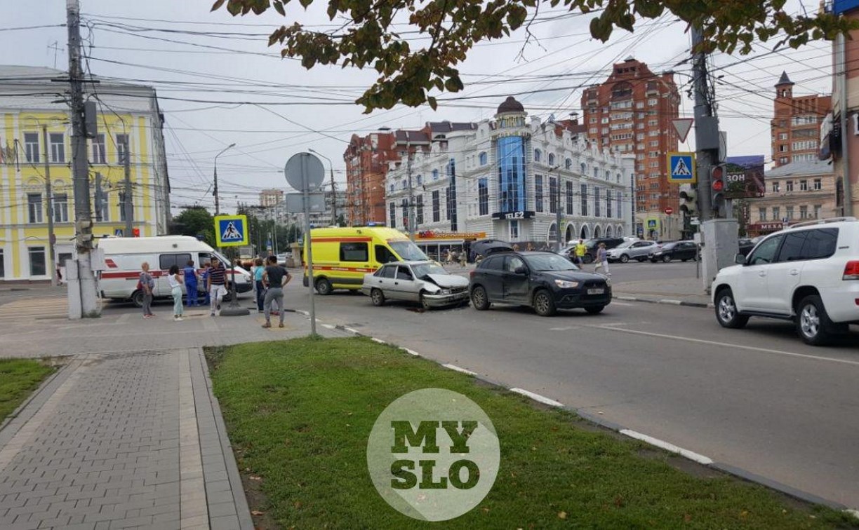 В ДТП на ул. Советской в Туле пострадали женщина и ребенок