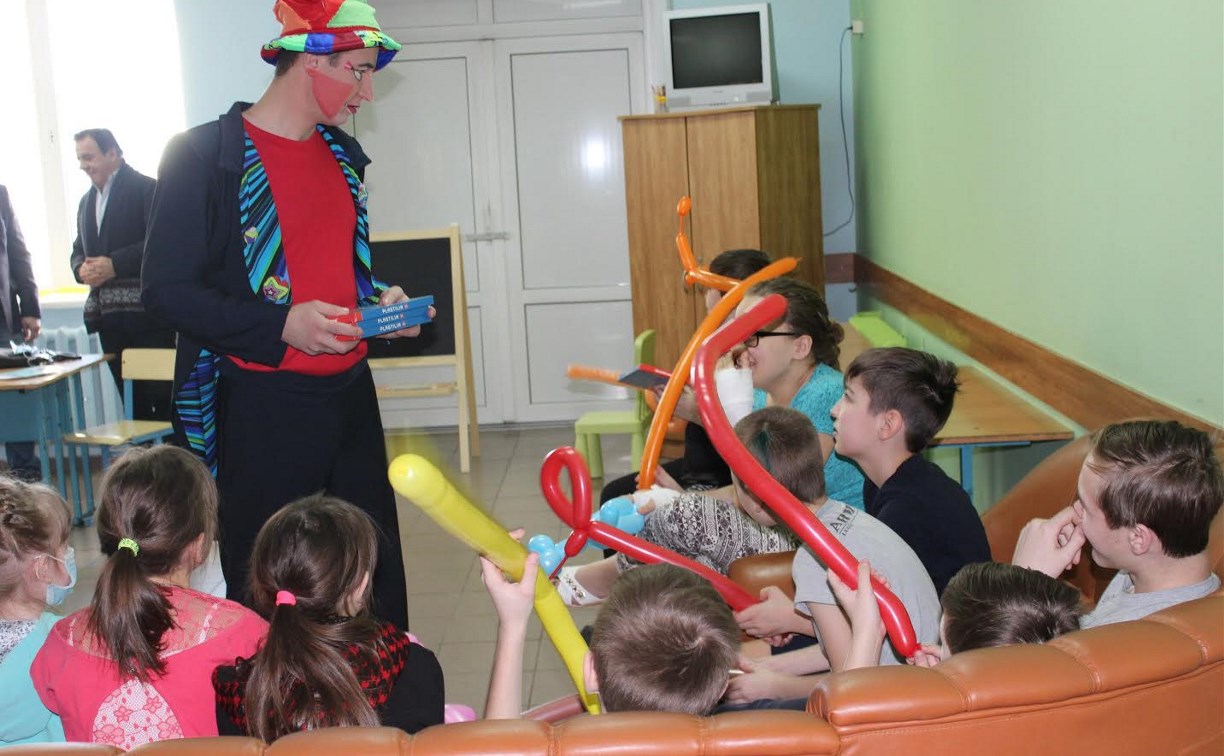 В детской областной больнице прошла акция «Доктор клоун»