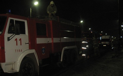 Рок-клуб «М2» тушили пять пожарных машин
