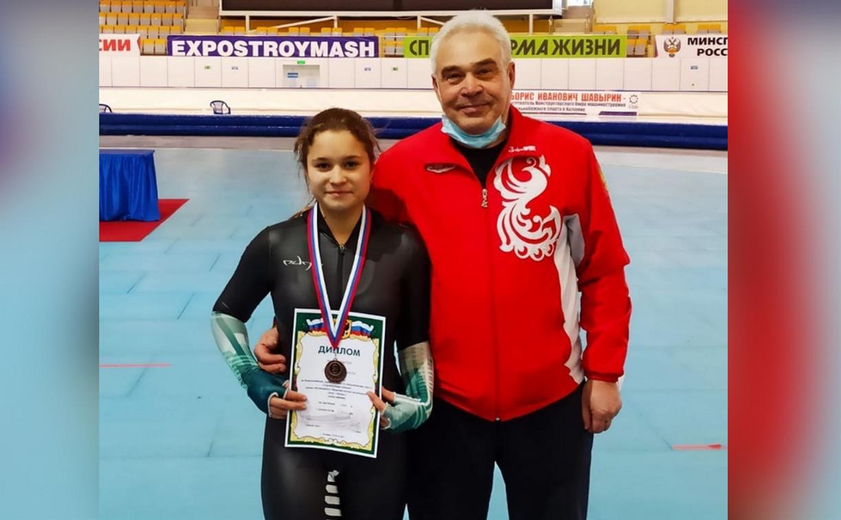 Юная тулячка завоевала четыре медали на Всероссийских соревнованиях по конькобежному спорту