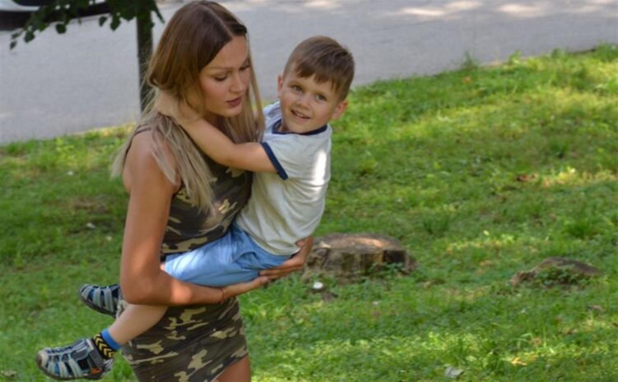 «Олег, верни мне сына!»: тулячка с приставами разыскивает ребенка, которого скрывает отец