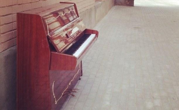 В центре Тулы каждый может сыграть на уличном пианино!