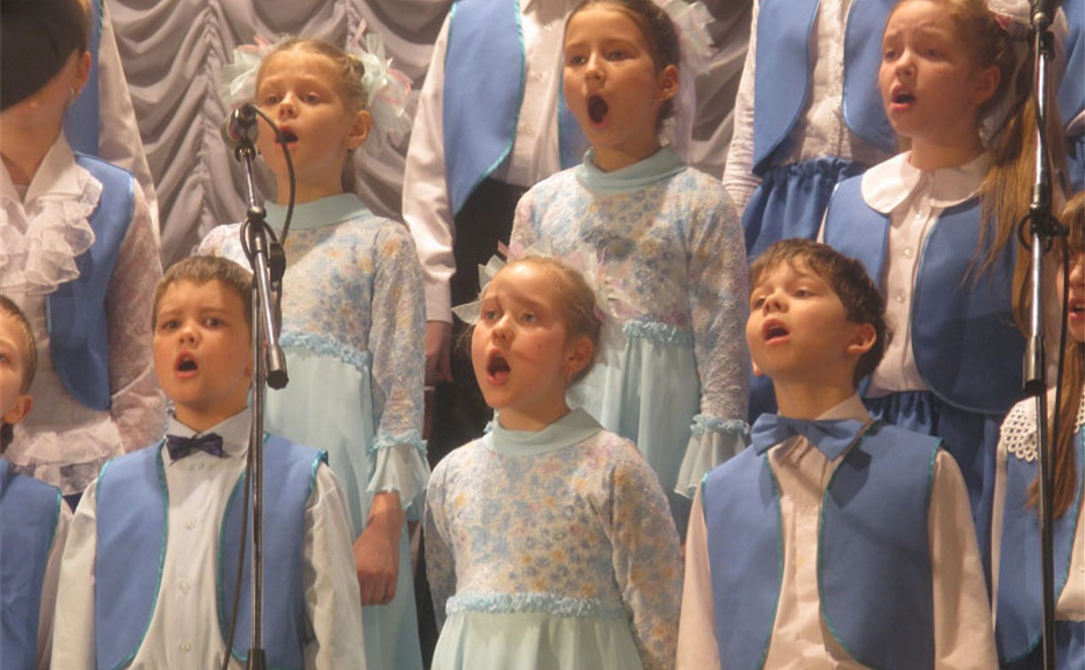 Детский хор поет об иисусе. Детский хор. Хор детей. Детский хор в школе. Дети поют.