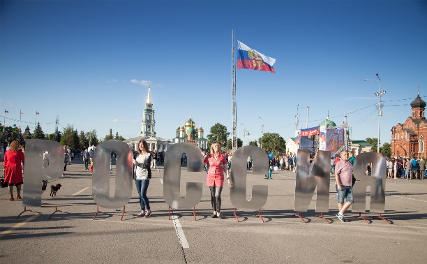 День России в Туле завершился рок-концертом и фейерверком