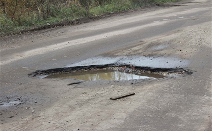 Дорогу в районе Бобрик-горы в Донском ремонтируют впервые за 20 лет!