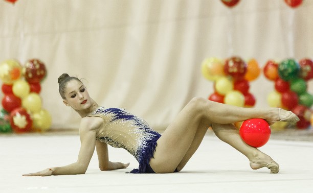 Художественная гимнастика: «Осенний вальс» вновь закружил Тулу