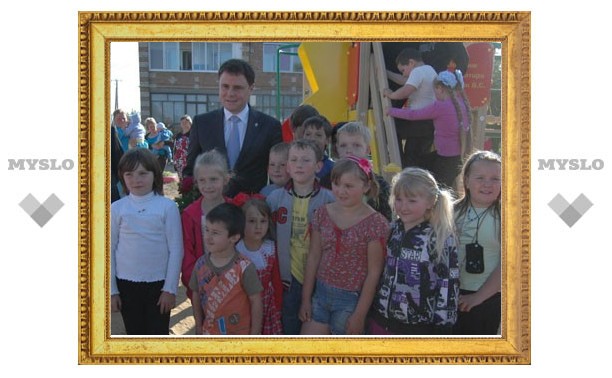 В Белеве очень популярна подаренная губернатором Тульской области детская площадка